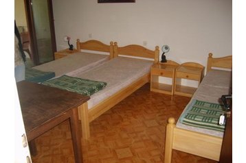 Сімейний пансіонат Bar 2